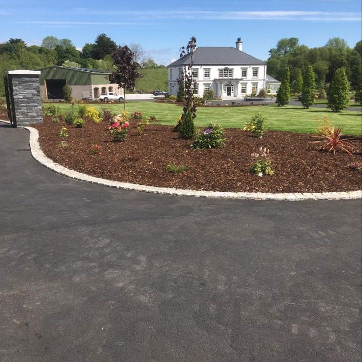 Work carried out by Heaney Landscapes using Mini-Chip Bark